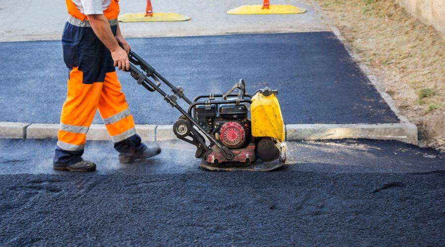 Professional gutter cleaning in Flandreau, SD